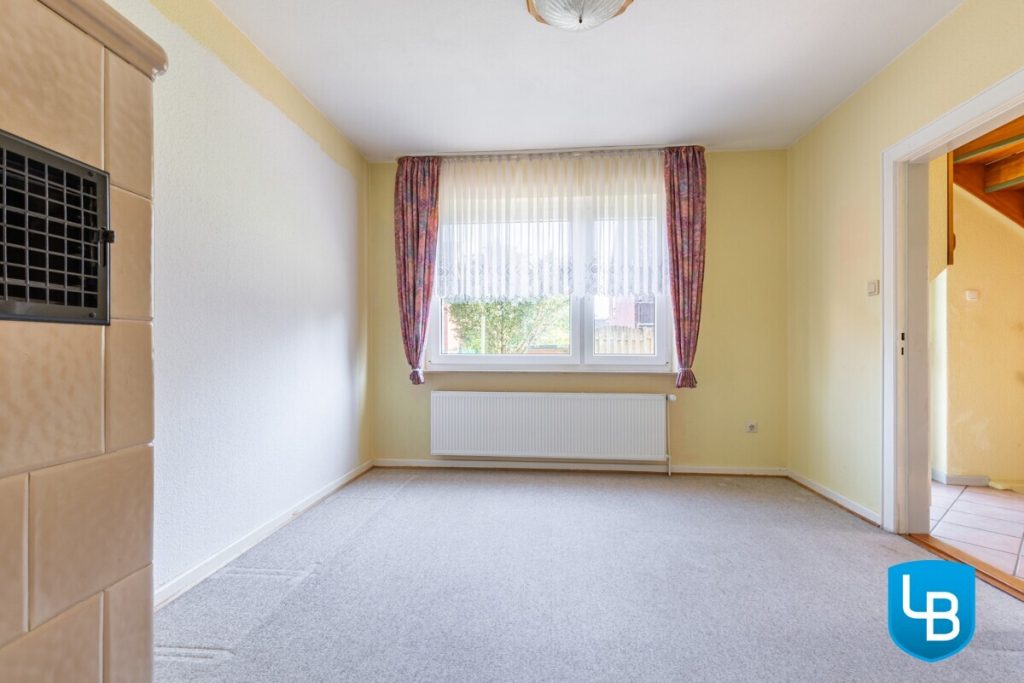 Immobilienangebot - Kiel - Alle & Rest (Wohnen) - Doppelhaushälfte – mit Charakter, Charme und Entwicklungspotenzial!