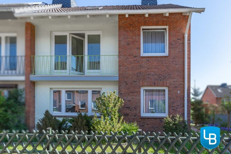Immobilienangebot - Kiel - Alle & Rest (Wohnen) - Doppelhaushälfte – mit Charakter, Charme und Entwicklungspotenzial!