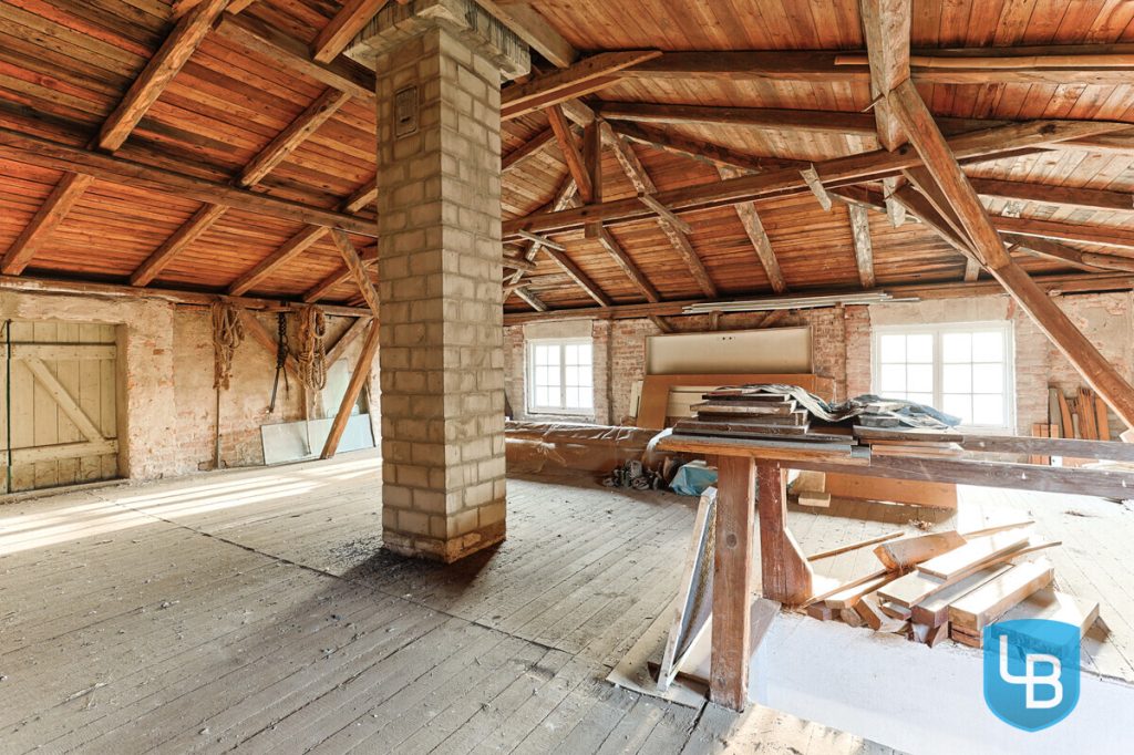 Immobilienangebot - Kirchbarkau - Gewerbe & Anlage - Historische Zimmerei (1911) als Solitär im Dorfkern. Außergewöhnliches Projektgrundstück