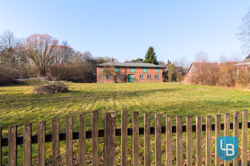 Immobilienangebot - Kirchbarkau - Gewerbe & Anlage - Historische Zimmerei (1911) als Solitär im Dorfkern. Außergewöhnliches Projektgrundstück