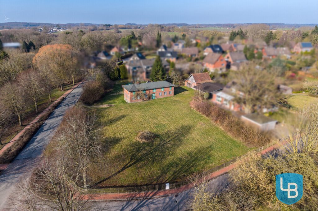 Immobilienangebot - Kirchbarkau - Gewerbe & Anlage - Historische Zimmerei (1911) als Solitär im Dorfkern. Außergewöhnliches Projektgrundstück