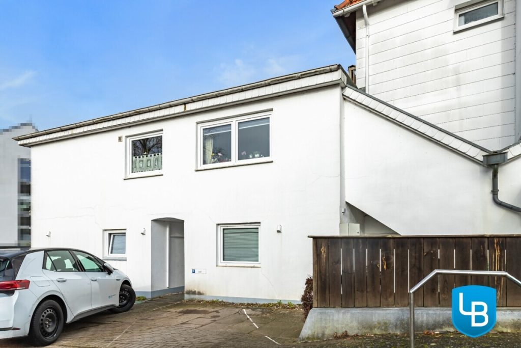 Immobilienangebot - Plön - Alle & Rest (Wohnen) - Tolle Investitionsmöglichkeit! 
MFH mit Gewerbeeinheit und guter Rendite in Plön!