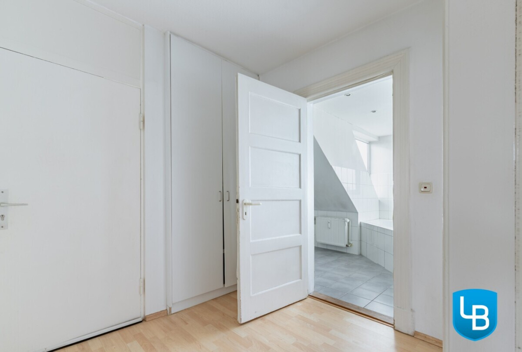 Immobilienangebot - Plön - Alle & Rest (Wohnen) - Tolle Investitionsmöglichkeit! 
MFH mit Gewerbeeinheit und guter Rendite in Plön!