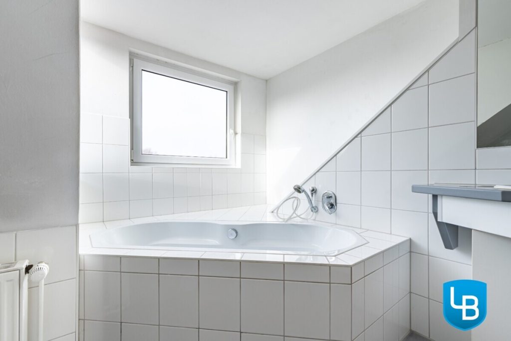 Immobilienangebot - Plön - Alle & Rest (Wohnen) - Tolle Investitionsmöglichkeit! 
MFH mit Gewerbeeinheit und guter Rendite in Plön!