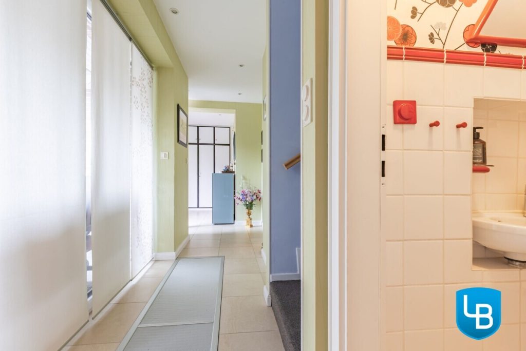 Immobilienangebot - Hamburg - Alle & Rest (Wohnen) - Ihr energieeffizientes, modernes Zuhause mit Einliegerwohnung, großem Garten und überdachtem Pool