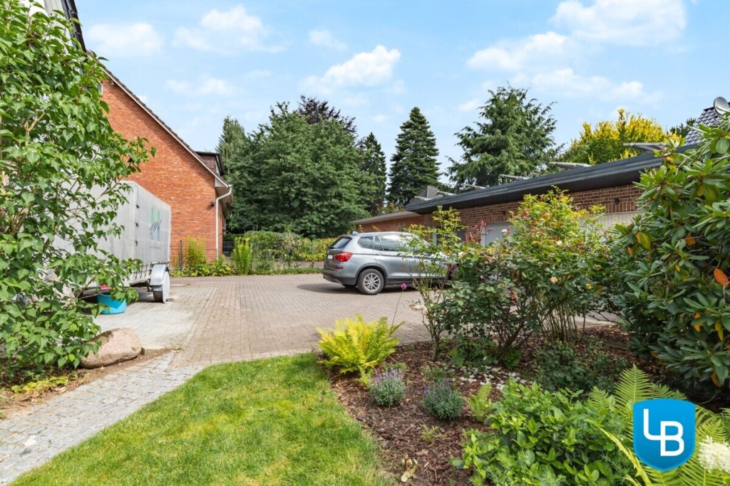 Immobilienangebot - Hamburg - Alle & Rest (Wohnen) - Ihr energieeffizientes, modernes Zuhause mit Einliegerwohnung, großem Garten und überdachtem Pool
