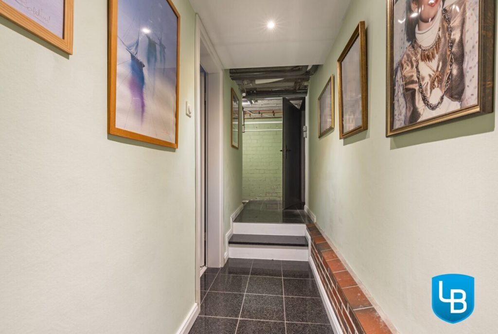Immobilienangebot - Hamburg - Alle & Rest (Wohnen) - Ihr energieeffizientes, modernes Zuhause mit Einliegerwohnung, großem Garten und überdachtem Pool