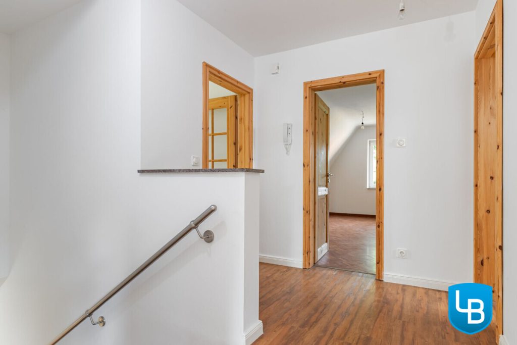 Immobilienangebot - Hamburg - Alle & Rest (Wohnen) - Ihr energieeffizientes, modernes Zuhause mit Einliegerwohnung, großem Garten und überdachtem Pool