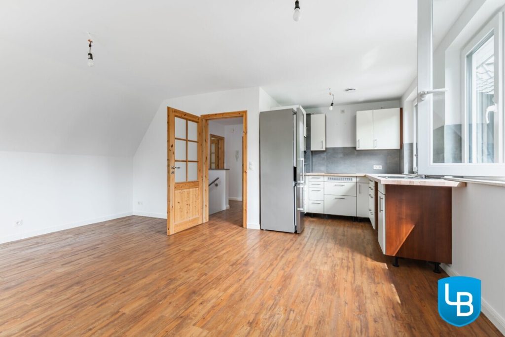 Immobilienangebot - Hamburg - Alle & Rest (Wohnen) - Ihr energieeffizientes, modernes Zuhause mit Einliegerwohnung, großem Garten und überdachtem Pool
