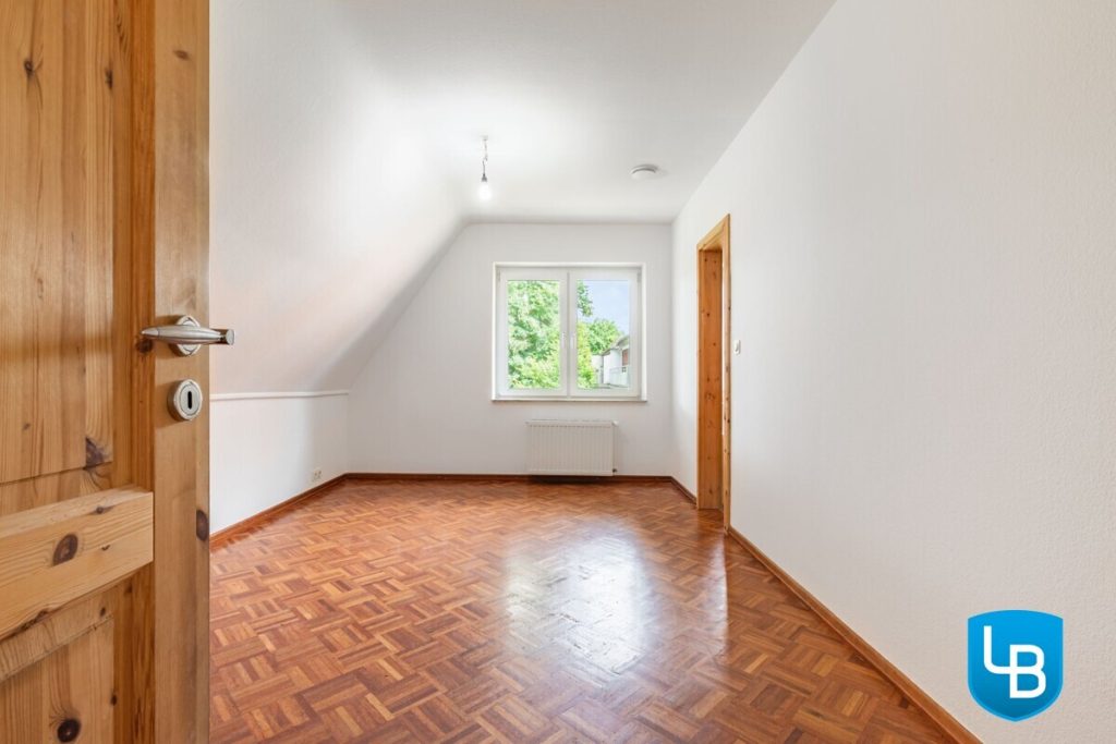 Immobilienangebot - Hamburg - Alle & Rest (Wohnen) - Ihr energieeffizientes, modernes Zuhause mit Einliegerwohnung, großem Garten und überdachtem Pool