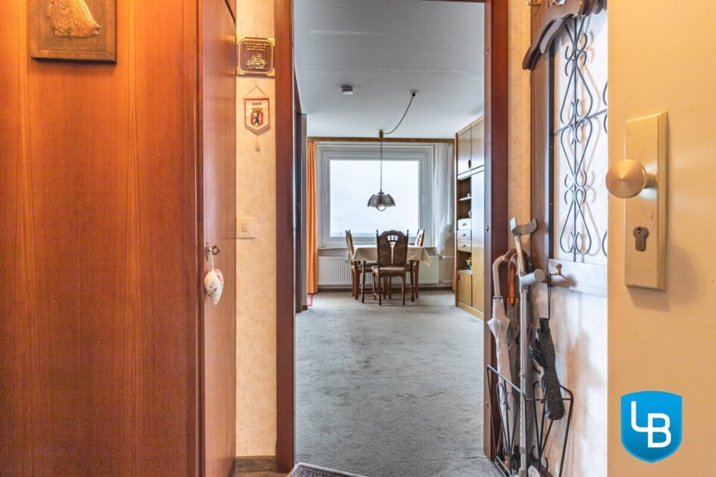 Immobilienangebot - Plön - Alle & Rest (Wohnen) - Fantastischer Blick über den "Großen Plöner See"! Gemütliches 1-Zimmer-Apartment über den Dächern von Plön.