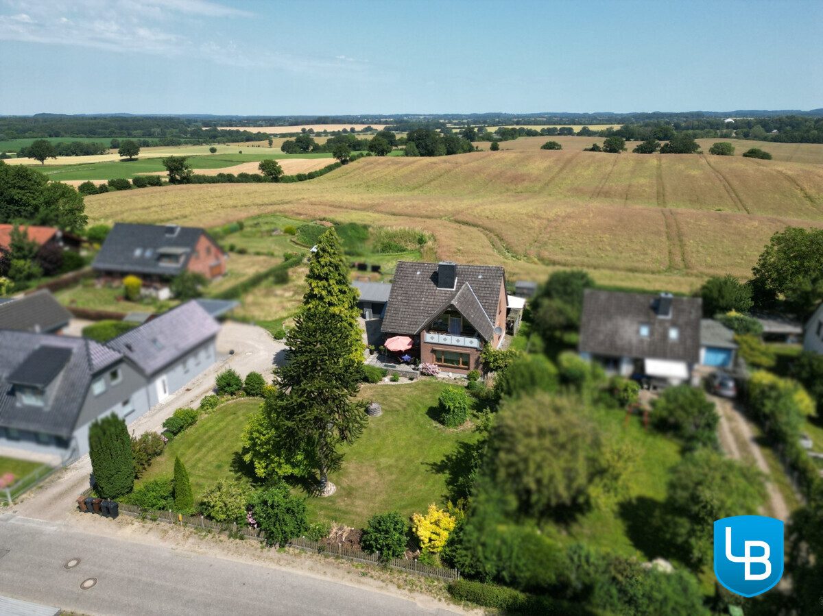 Immobilienangebot - Rathjensdorf / Theresienhof - Alle & Rest (Wohnen) - Idylle am Feldrand: Einfamilienhaus auf großem Grundstück mit zusätzlicher Bebauungsmöglichkeit