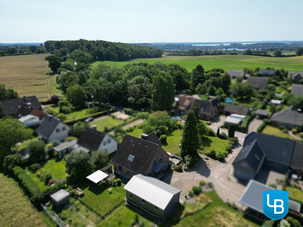 Immobilienangebot - Rathjensdorf / Theresienhof - Alle & Rest (Wohnen) - Idylle am Feldrand: Einfamilienhaus auf großem Grundstück mit zusätzlicher Bebauungsmöglichkeit