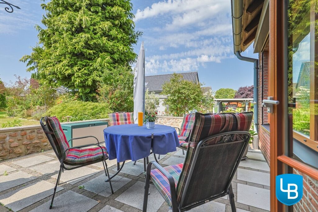 Immobilienangebot - Rathjensdorf / Theresienhof - Alle & Rest (Wohnen) - Idylle am Feldrand: Einfamilienhaus auf großem Grundstück mit zusätzlicher Bebauungsmöglichkeit