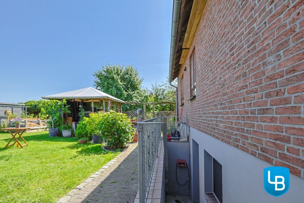 Immobilienangebot - Rathjensdorf / Theresienhof - Alle & Rest (Wohnen) - Idylle am Feldrand: Einfamilienhaus auf großem Grundstück mit zusätzlicher Bebauungsmöglichkeit