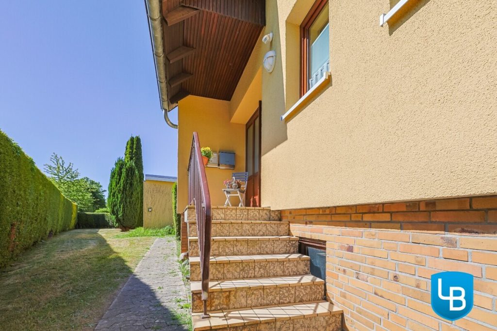 Immobilienangebot - Heikendorf - Alle & Rest (Wohnen) - Zweifamilienhaus mit separatem Bungalow als Kapitalanlage oder später mal selbst einziehen