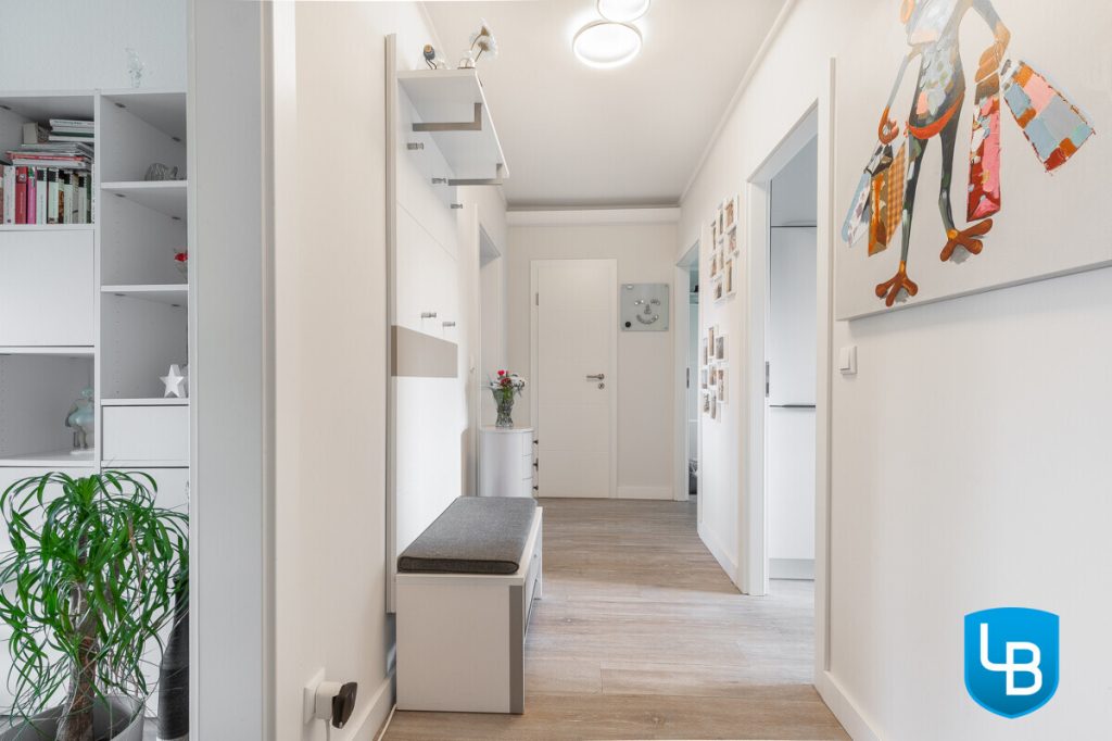 Immobilienangebot - Plön - Alle & Rest (Wohnen) - Einzugsbereit! Helle 3-Zimmer-Wohnung mit Balkon sucht neue Eigentümer