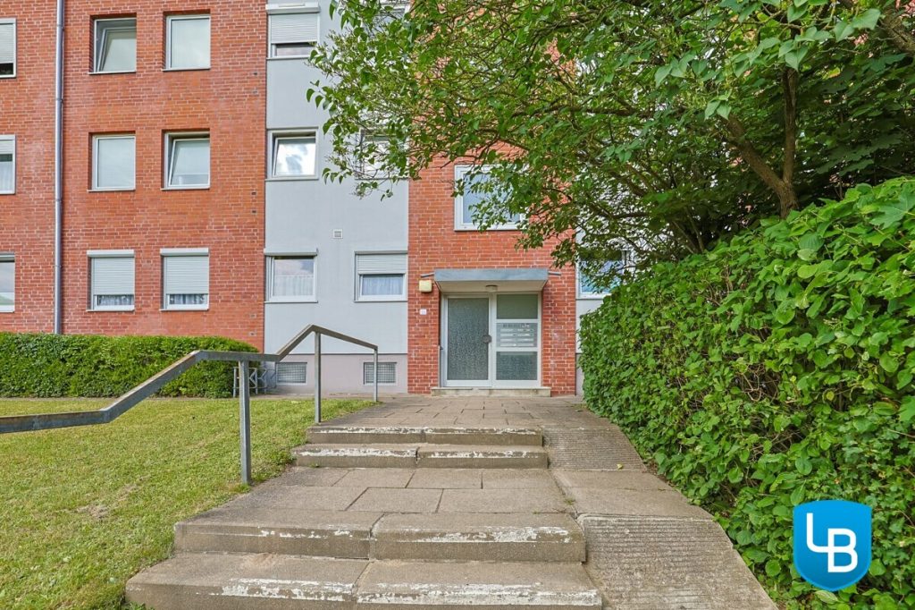 Immobilienangebot - Plön - Alle & Rest (Wohnen) - Einzugsbereit! Helle 3-Zimmer-Wohnung mit Balkon sucht neue Eigentümer