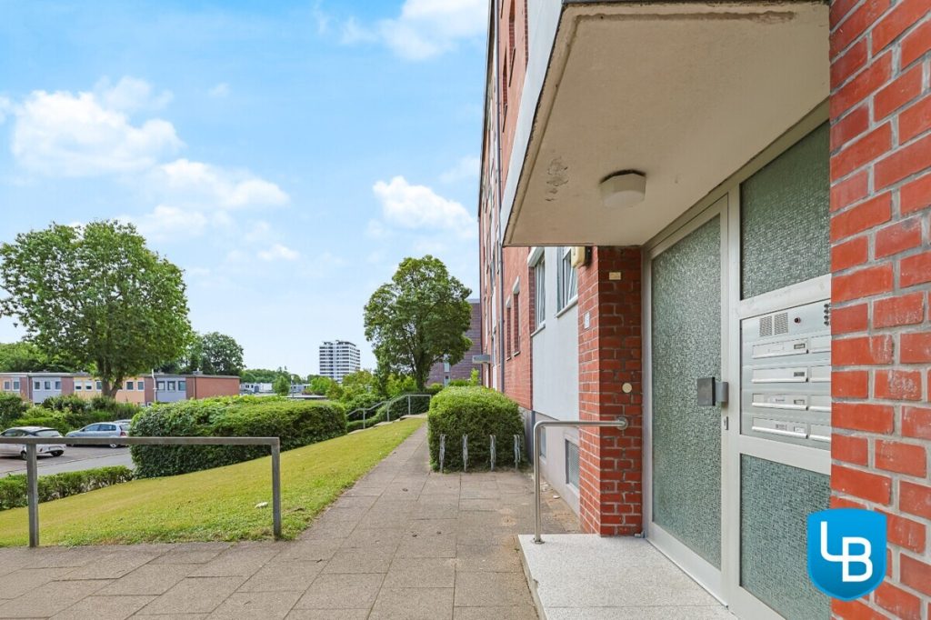 Immobilienangebot - Plön - Alle & Rest (Wohnen) - Einzugsbereit! Helle 3-Zimmer-Wohnung mit Balkon sucht neue Eigentümer
