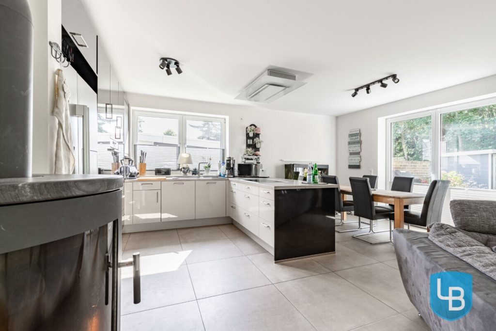 Immobilienangebot - Eutin - Alle & Rest (Wohnen) - Neuwertiges Einfamilienhaus – Bezugsfertig und familienfreundlich
