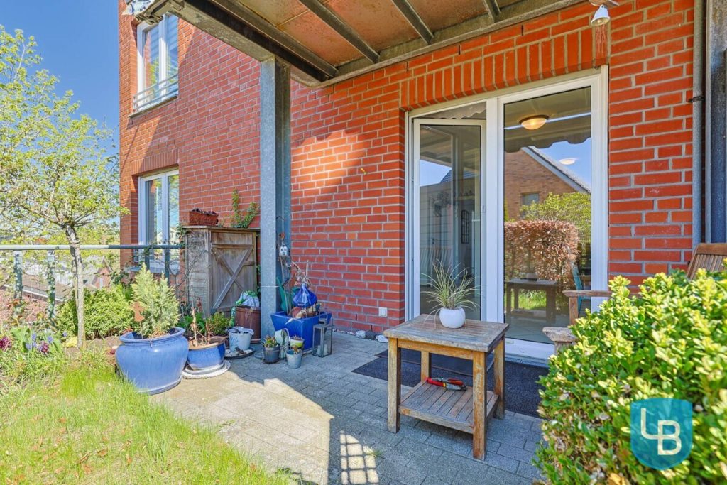 Immobilienangebot - Plön - Alle & Rest (Wohnen) - Mitten in Plön! 
Tolle 3-Zimmer-Wohnung mit Terrasse im Grünen, Balkon und Fahrstuhl