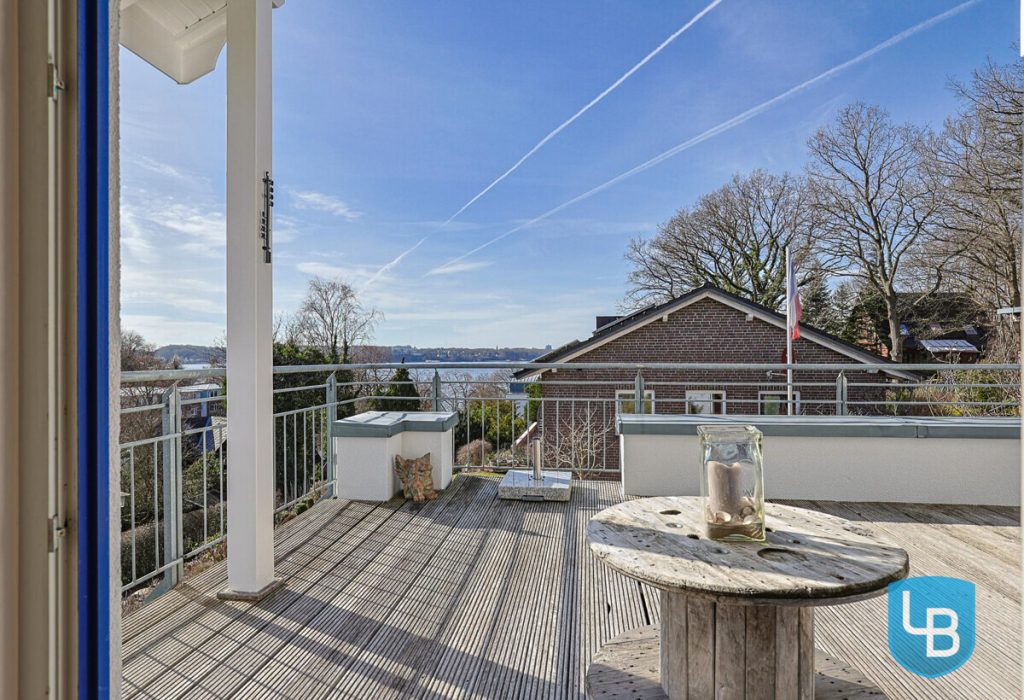 Immobilienangebot - Mönkeberg - Alle & Rest (Wohnen) - Wenn Träume wahr werden: Großzügiges Einfamilienhaus in unmittelbarer Strandnähe