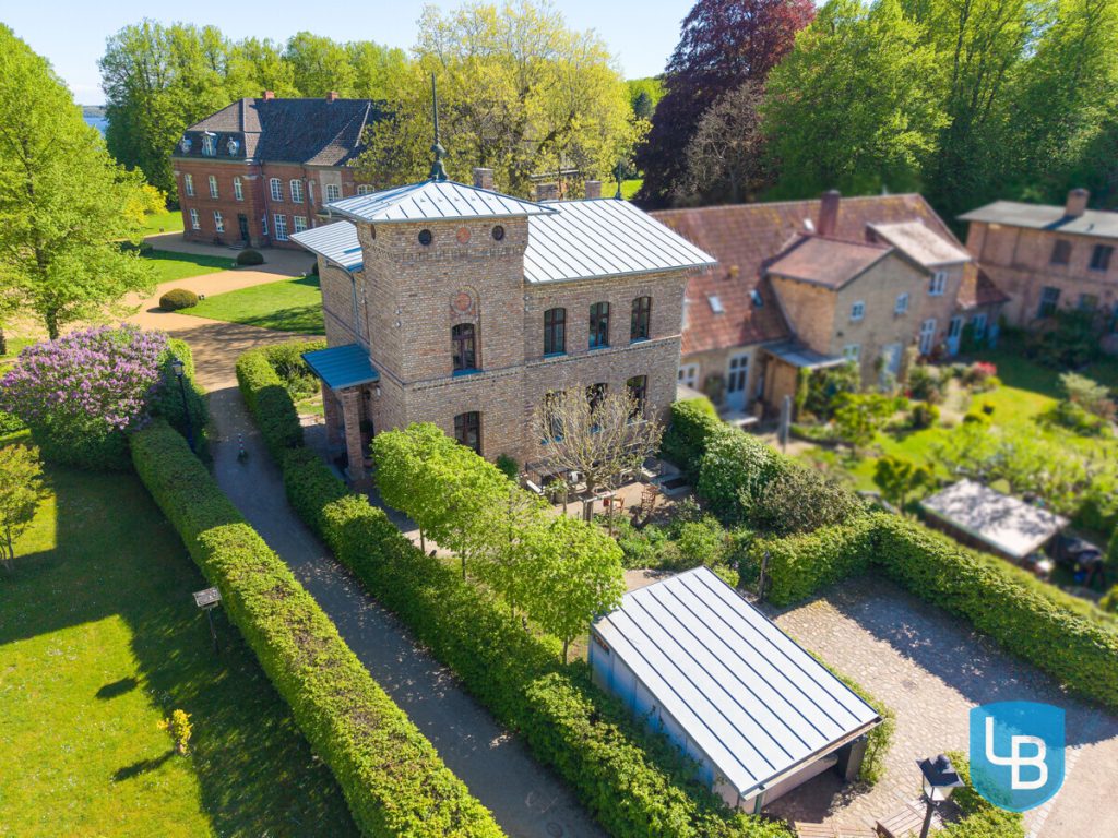 Immobilienangebot - Plön - Alle & Rest (Wohnen) - Wohnen wie im Märchen - herrschaftliches Haus zur Miete im Plöner Schlossgebiet
