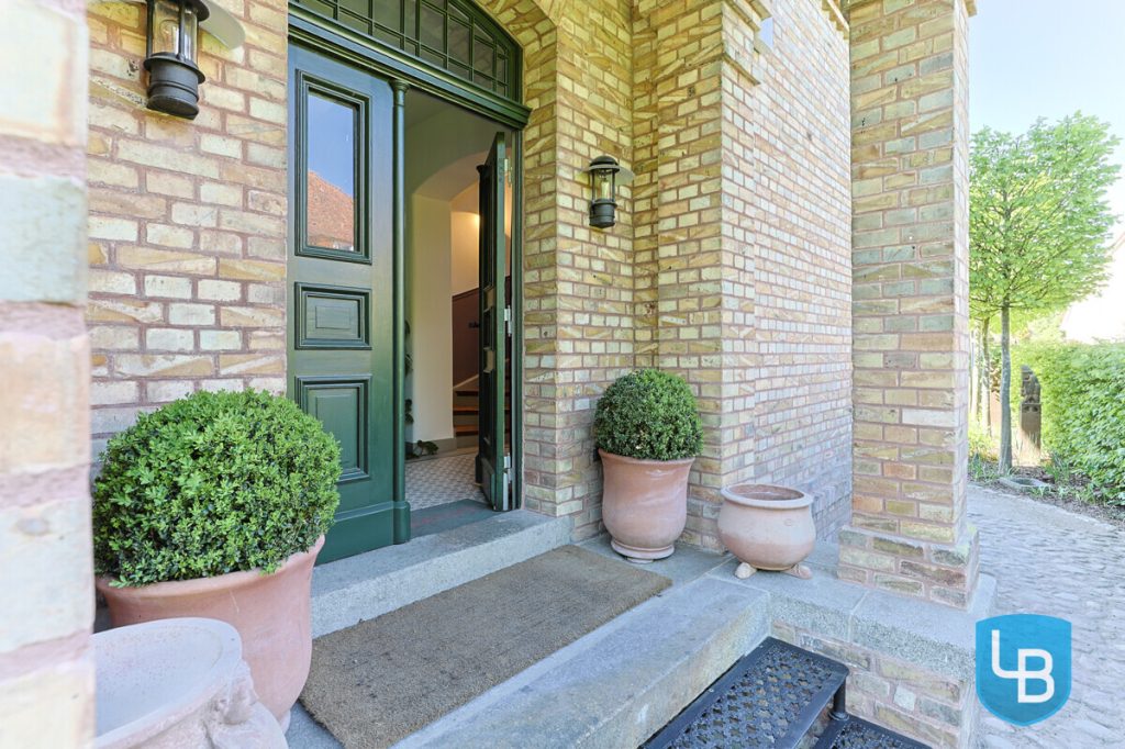 Immobilienangebot - Plön - Alle & Rest (Wohnen) - Wohnen wie im Märchen - herrschaftliches Haus zur Miete im Plöner Schlossgebiet