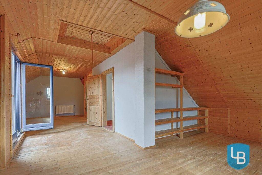 Immobilienangebot - Hutzfeld - Alle & Rest (Wohnen) - Ein Ort zum Ankommen – Architektenhaus mit Ausbaupotenzial