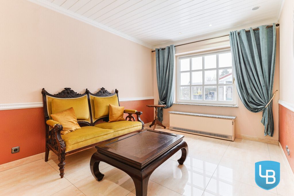Immobilienangebot - Ahrensbök / Gnissau - Alle & Rest (Wohnen) - Einzigartiges Wohnen auf weitläufigem Traumgrundstück – Exklusives Einfamilienhaus mit Schwimmteich