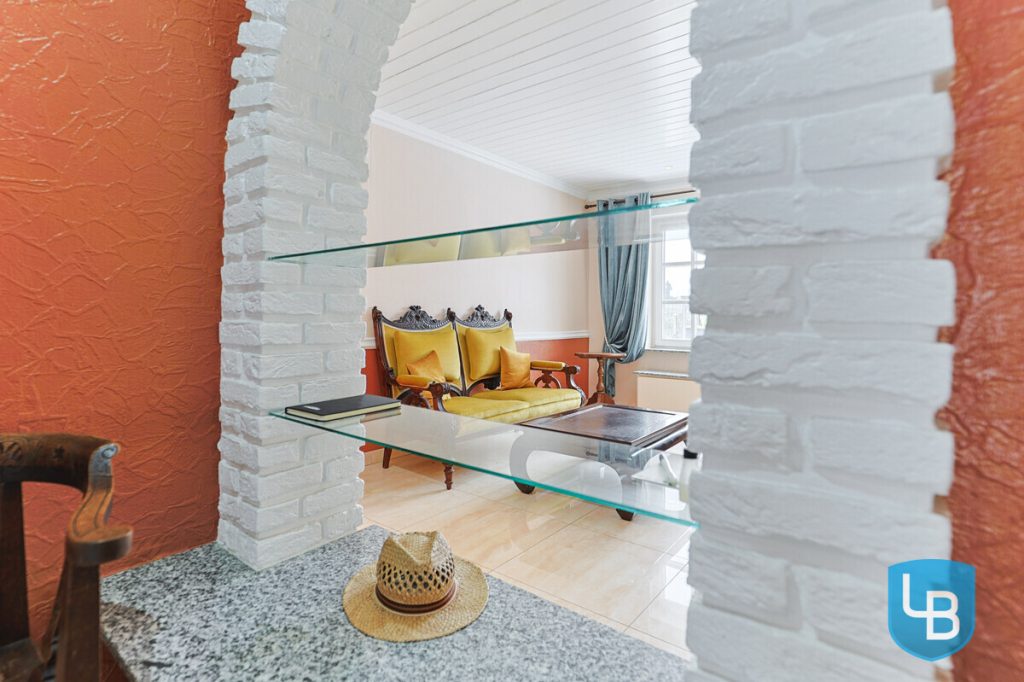 Immobilienangebot - Ahrensbök / Gnissau - Alle & Rest (Wohnen) - Einzigartiges Wohnen auf weitläufigem Traumgrundstück – Exklusives Einfamilienhaus mit Schwimmteich