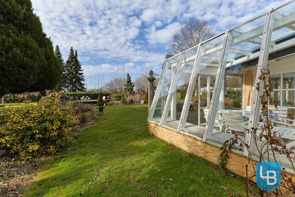 Immobilienangebot - Ahrensbök / Gnissau - Alle & Rest (Wohnen) - Einzigartiges Wohnen auf weitläufigem Traumgrundstück – Exklusives Einfamilienhaus mit Schwimmteich