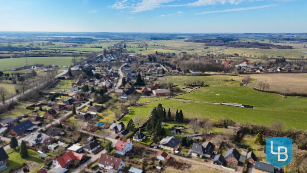 Immobilienangebot - Ahrensbök - Alle & Rest (Wohnen) - Wohnen wie im Urlaub - Kleines Einfamilienhaus in idyllischer Feldrandlage