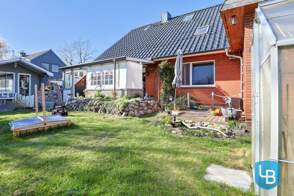 Immobilienangebot - Lohe - Alle & Rest (Wohnen) - Natur trifft Rendite! Attraktives Doppelhaus-Ensemble mit vier vermieteten Wohneinheiten
