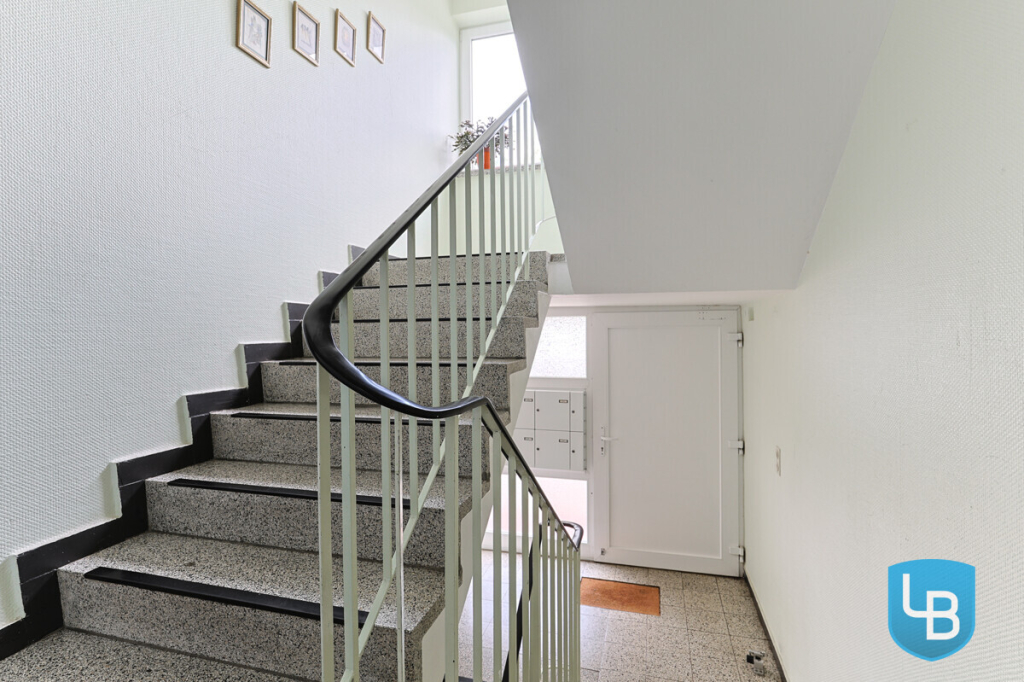 Immobilienangebot - Plön - Alle & Rest (Wohnen) - Einziehen und wohlfühlen: Gepflegte 2-Zimmer-Wohnung mit Loggia und Garage