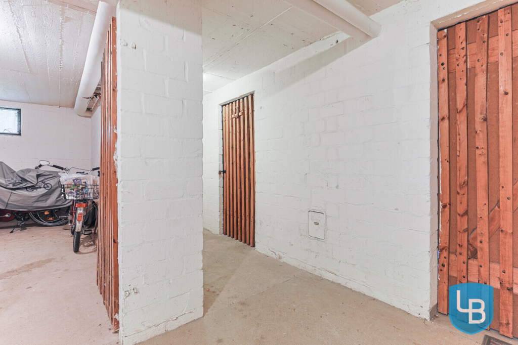 Immobilienangebot - Plön - Alle & Rest (Wohnen) - Einziehen und wohlfühlen: Gepflegte 2-Zimmer-Wohnung mit Loggia und Garage
