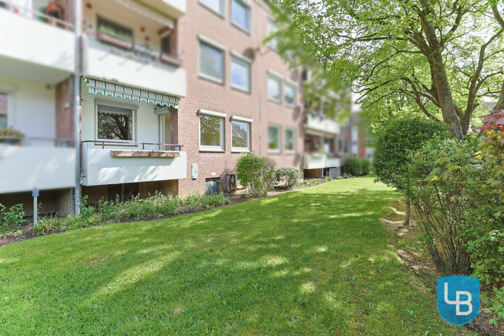 Immobilienangebot - Plön - Alle & Rest (Wohnen) - Einziehen und wohlfühlen: Gepflegte 2-Zimmer-Wohnung mit Loggia und Garage