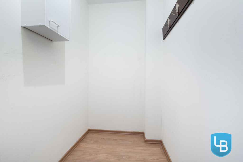 Immobilienangebot - Plön - Alle & Rest (Wohnen) - Einziehen und wohlfühlen: Gepflegte 2-Zimmer-Wohnung mit Loggia und Garage