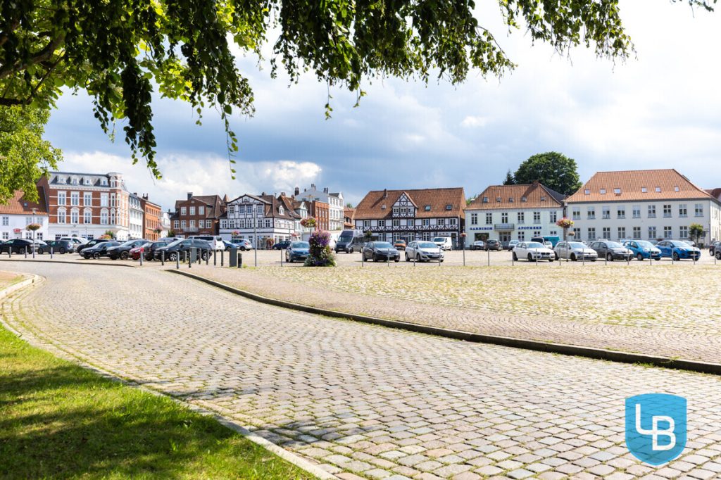 Immobilienangebot - Rendsburg - Alle & Rest (Wohnen) - Erste Reihe Nordostseekanal: Traumhafte, modernisierte 4-Zimmer-Wohnung zur Miete