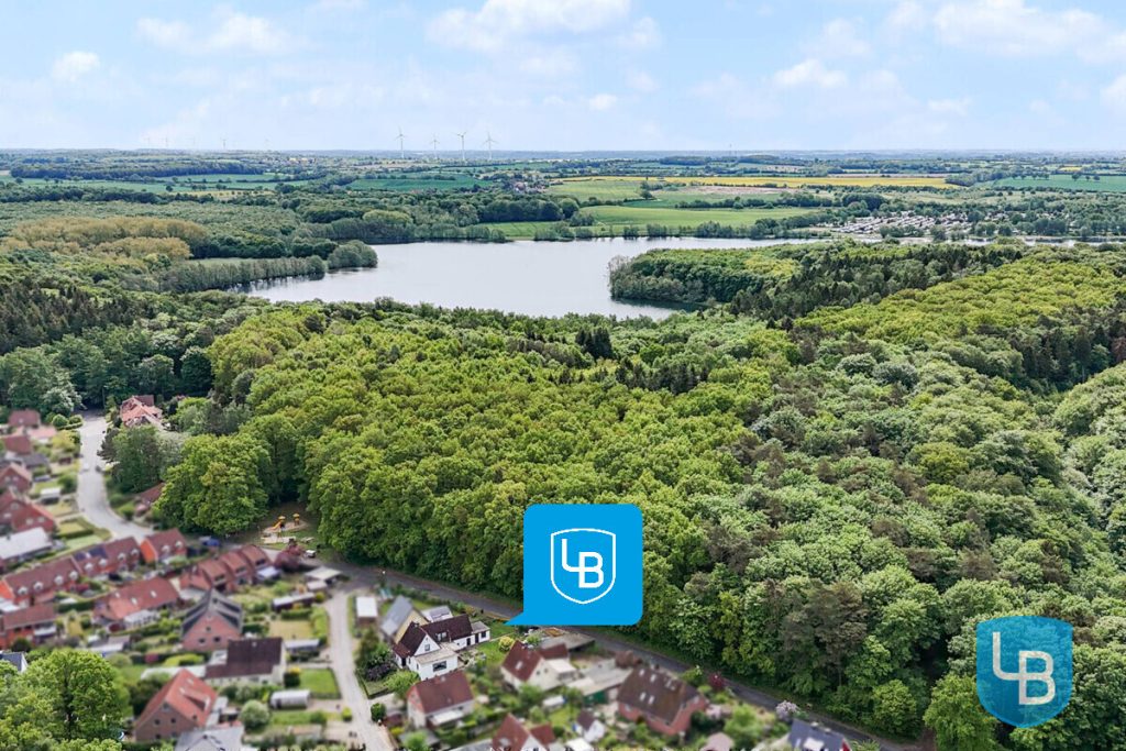 Immobilienangebot - Bösdorf - Alle & Rest (Wohnen) - Großzügiges Einfamilienhaus mit Potenzial inmitten der Seenlandschaft