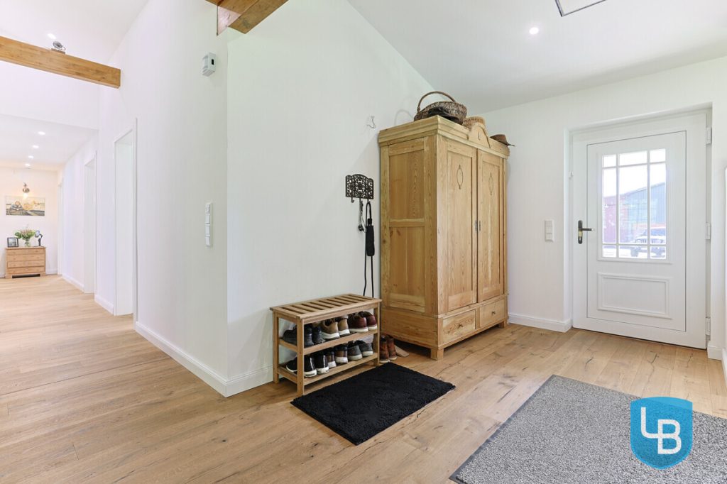 Immobilienangebot - Kiebitzreihe / Bekenreihe - Alle & Rest (Wohnen) - Wo Neubauqualität auf Hofcharakter trifft -außergewöhnliches Landanwesen mit Reitanlage und Halle