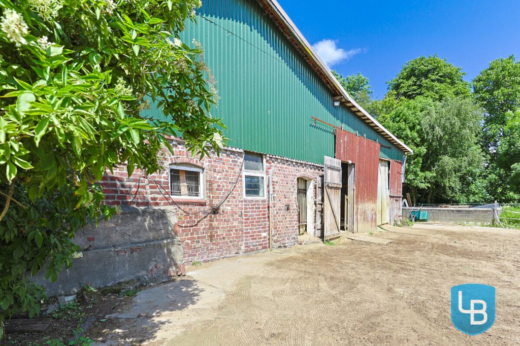 Immobilienangebot - Kiebitzreihe / Bekenreihe - Alle & Rest (Wohnen) - Wo Neubauqualität auf Hofcharakter trifft -außergewöhnliches Landanwesen mit Reitanlage und Halle