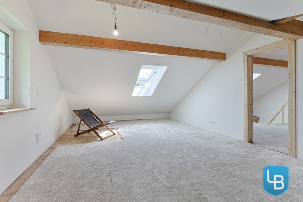 Immobilienangebot - Kiebitzreihe / Bekenreihe - Alle & Rest (Wohnen) - Wo Neubauqualität auf Hofcharakter trifft -außergewöhnliches Landanwesen mit Reitanlage und Halle