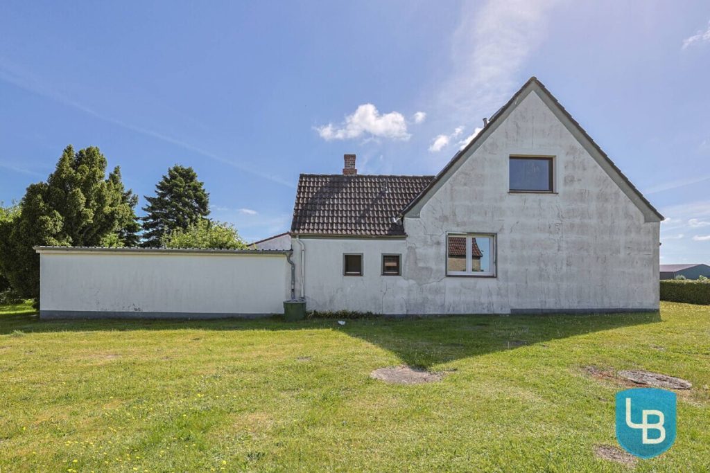 Immobilienangebot - Bösdorf Oberkleveez - Alle & Rest (Wohnen) - Verwirklichen Sie Ihre Wohnträume in Bösdorf! Einfamilienhaus in Feldrandlage