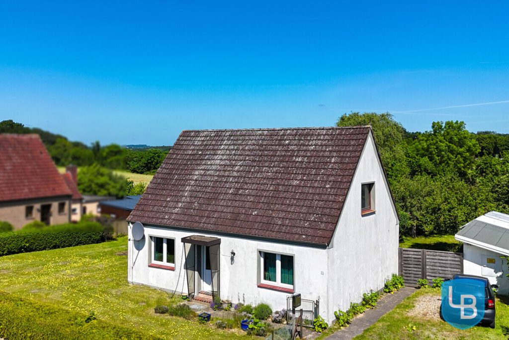 Immobilienangebot - Bösdorf Oberkleveez - Alle & Rest (Wohnen) - Verwirklichen Sie Ihre Wohnträume in Bösdorf! Einfamilienhaus in Feldrandlage