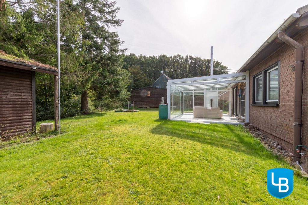 Immobilienangebot - Dersau - Alle & Rest (Wohnen) - Charmantes Familienhaus mit Wintergarten, Sauna und großem Hanggrundstück in Dersau