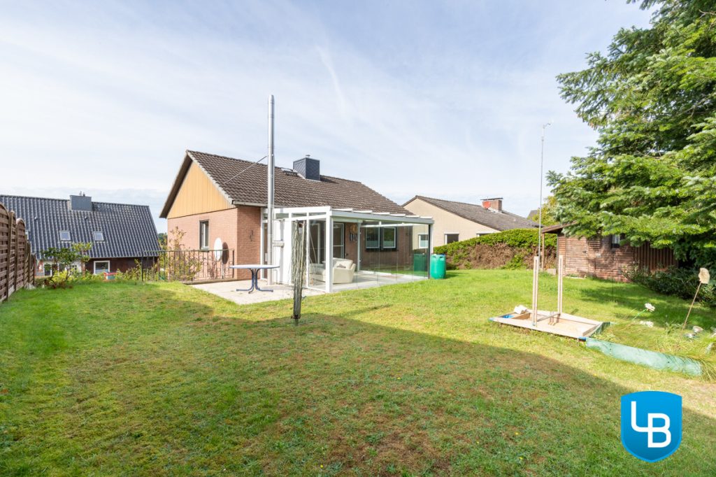 Immobilienangebot - Dersau - Alle & Rest (Wohnen) - Charmantes Familienhaus mit Wintergarten, Sauna und großem Hanggrundstück in Dersau