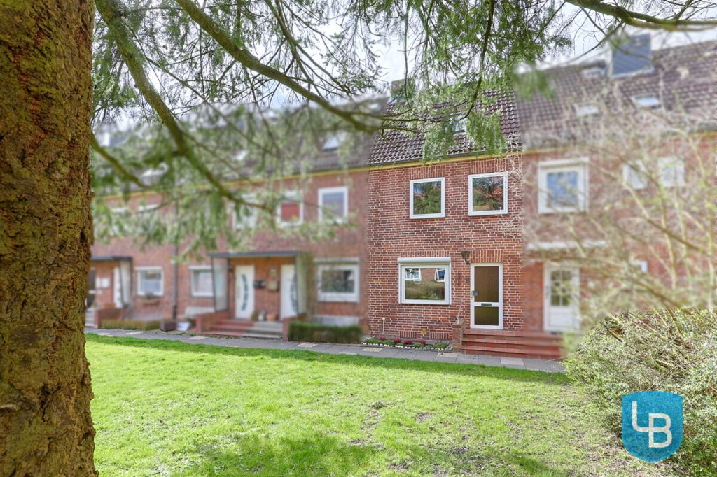 Immobilienangebot - Kiel - Alle & Rest (Wohnen) - Reihenhaus mit Handlungsbedarf für die kleine Familie!