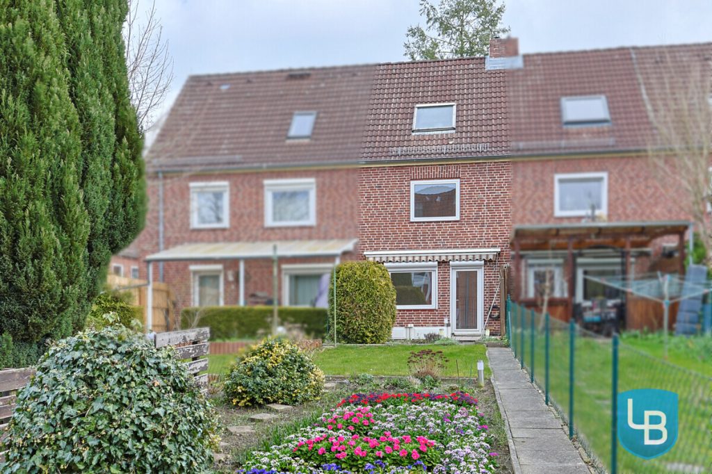 Immobilienangebot - Kiel - Alle & Rest (Wohnen) - Reihenhaus mit Handlungsbedarf für die kleine Familie!