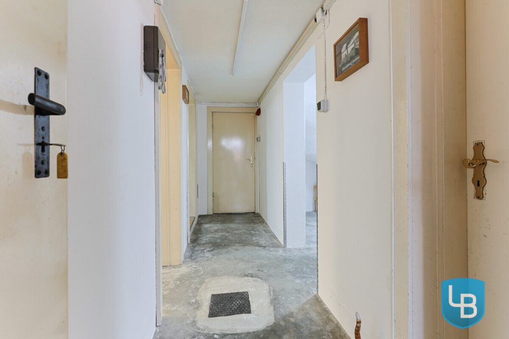 Immobilienangebot - Kiel / Kroog - Alle & Rest (Wohnen) - Teilmodernisiertes Ein-/Zweifamilienhaus für die große Familie im schönen Kiel-Kroog